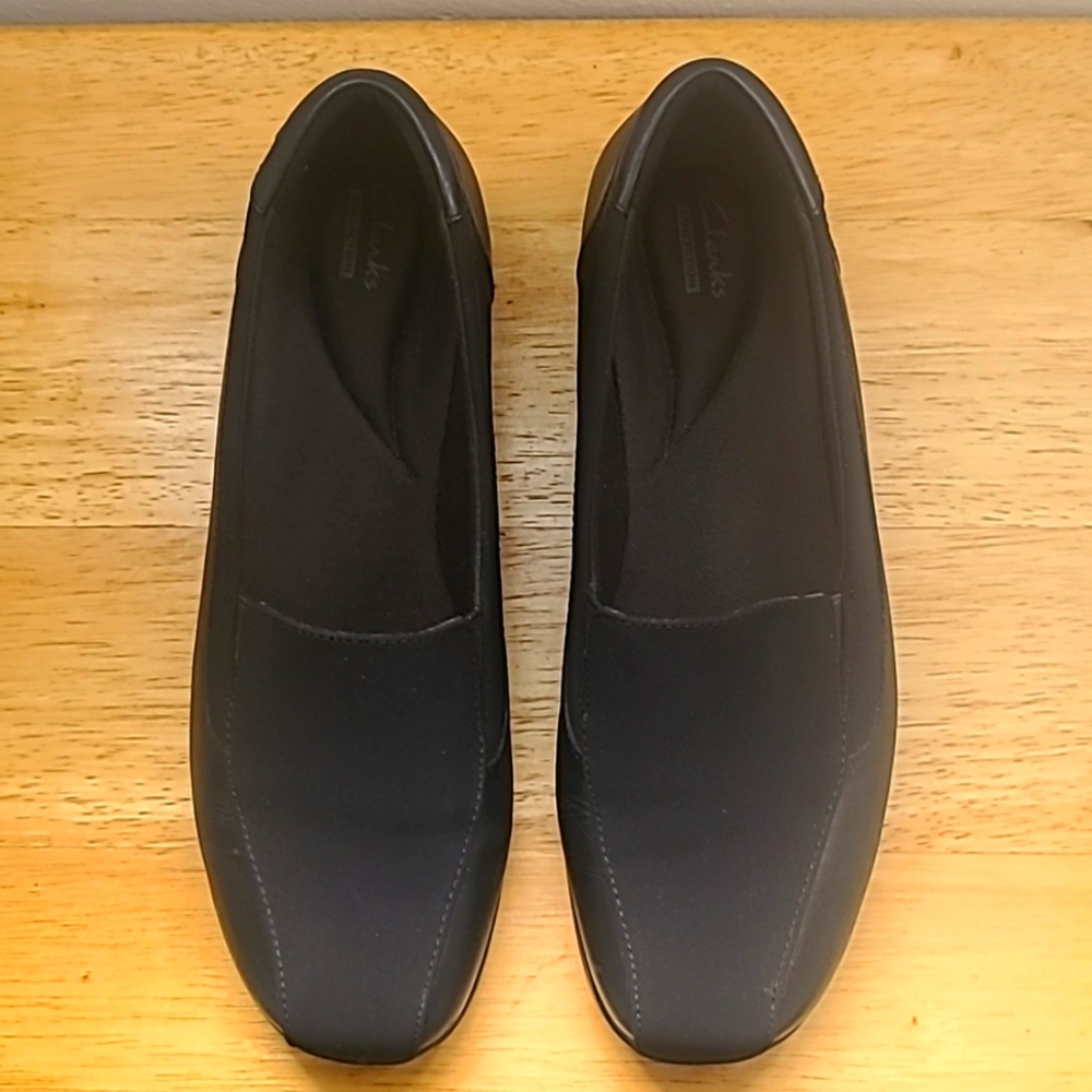 Clarks Gael Castor Black Leather Flat Slip-On Loafers